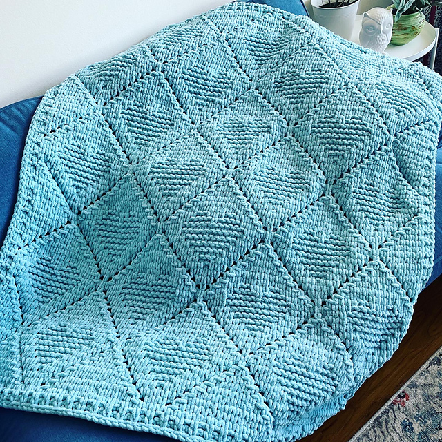 Ravelry Quilted Hearts Blanket pattern by I Love My Blanket