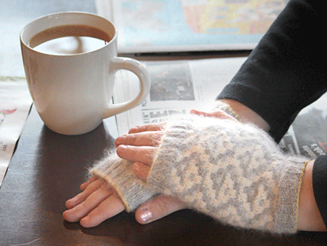 Kuelap Fingerless Mitts
