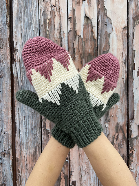 Mya Mittens