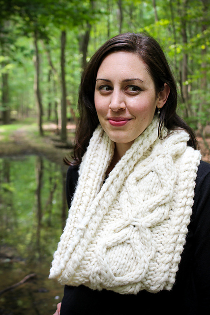Chunky Cabled Cowl