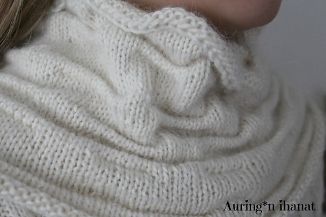 Pleated neck warmer
