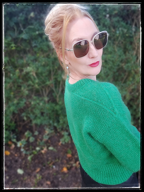 Ravelry: Isas Triangle sweater pattern by Ina Rendboe