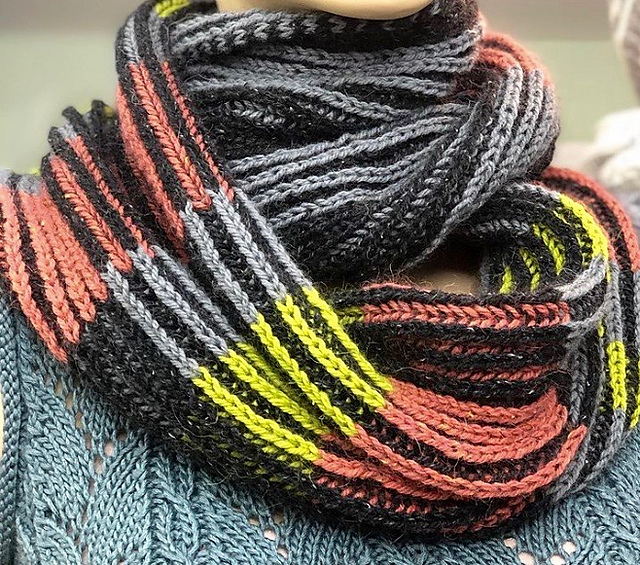 Mod Brioche Cowl
