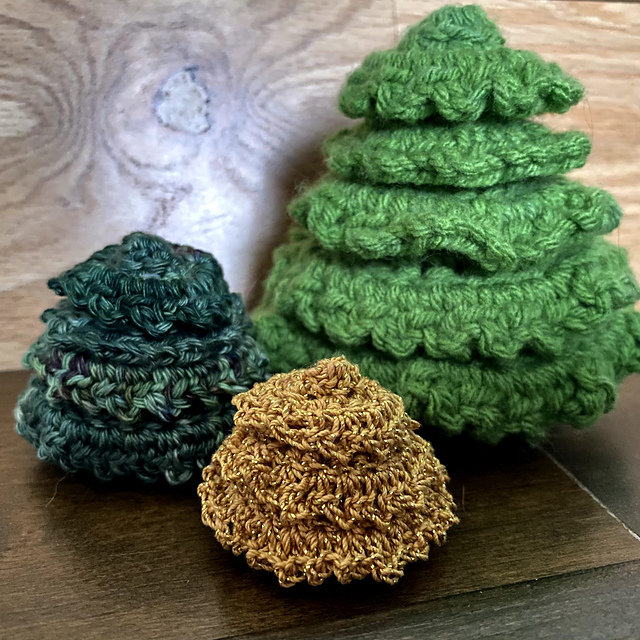 Frumpy Frilly Holiday Tree