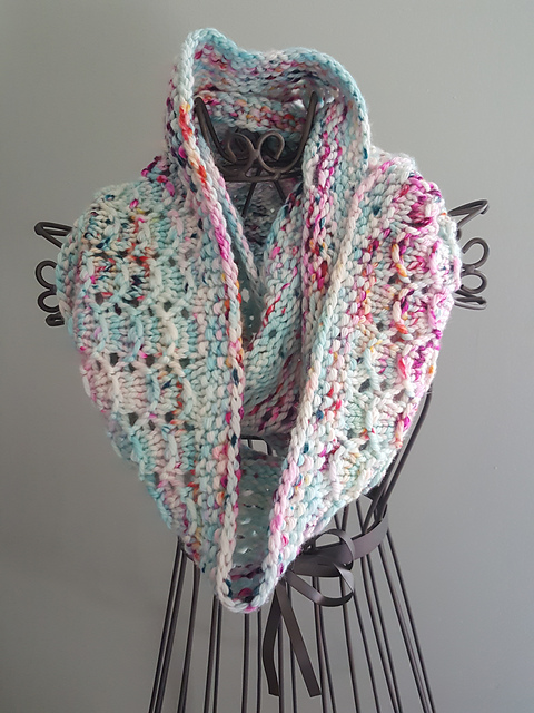 Salacia cowl