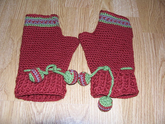 Scandi Bobble Mitts