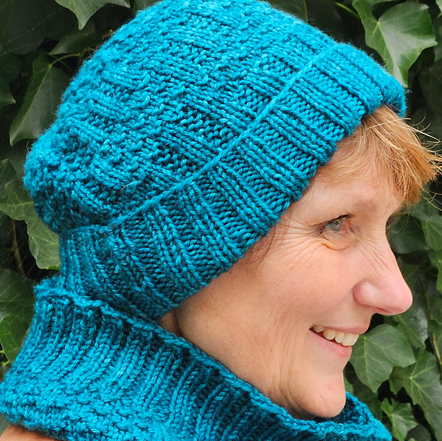 Harmonic Twist Hat