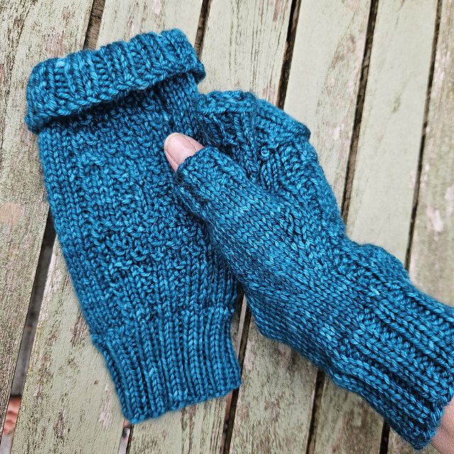 Harmonic twist mittens