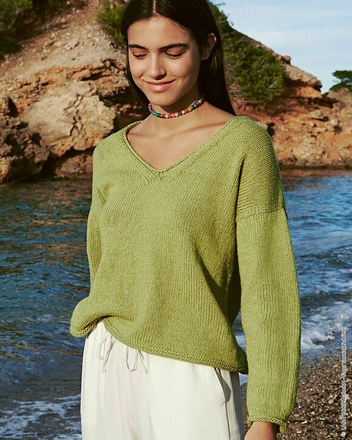 # 26 Pulli mit Saumrundung am Rückenteil