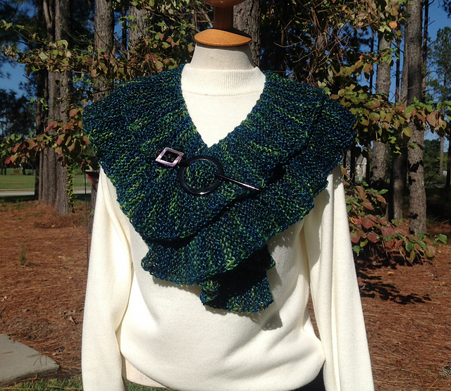 Ravelry: Ruffled Wrap pattern by Ing-credible Threads Designs