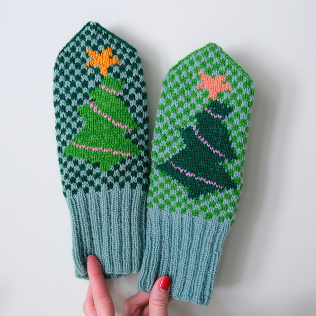 Christmas Party Mittens