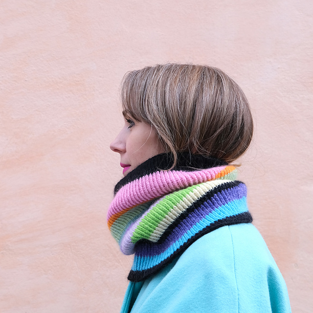 Striped neck warmer