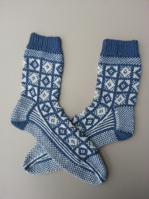 Ravelry: 33 Blocks Socks pattern by Ingrid Carré