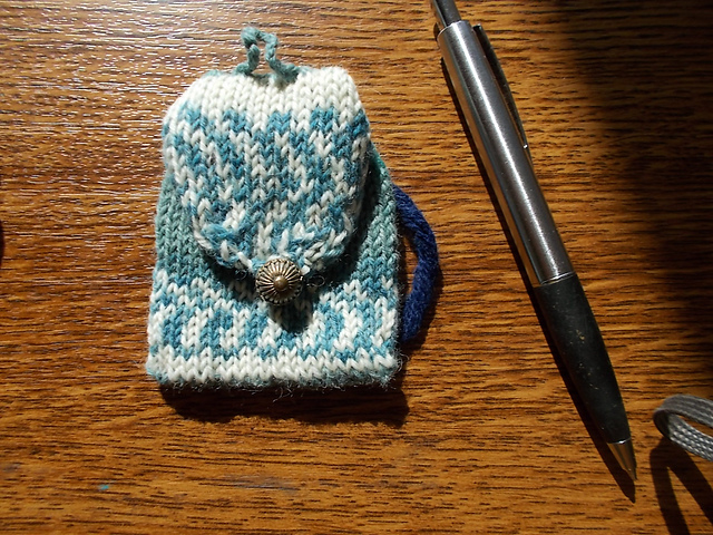 Rucksaeckchen auf der Strickmaschine