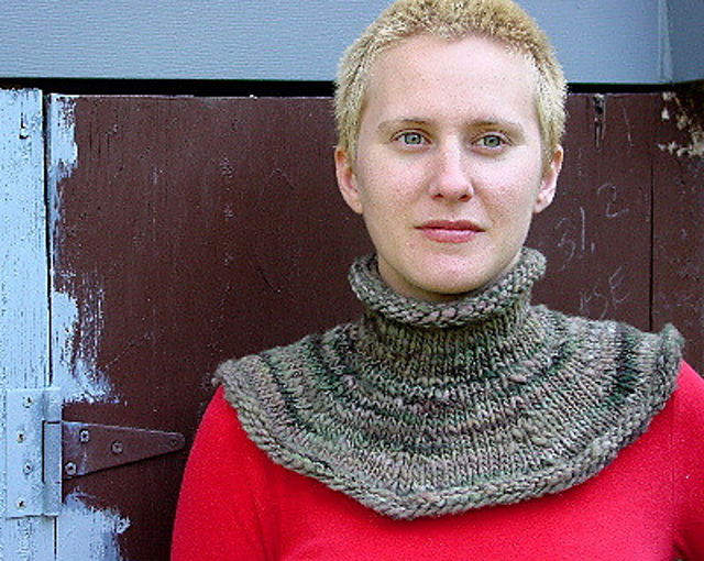 Cowl with Optional Drawstring and Trim