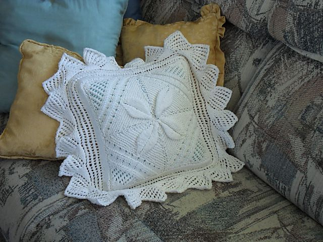 Randolph Pillow to Knit
