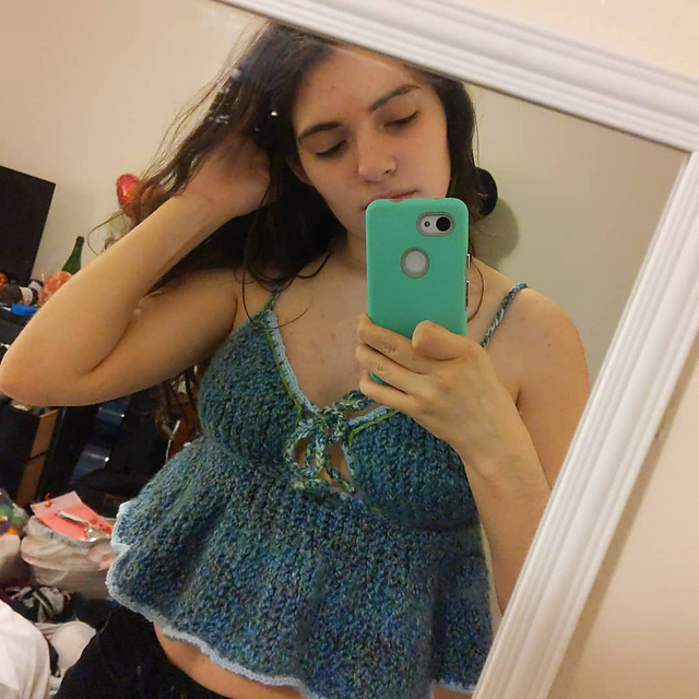 Lola Crop