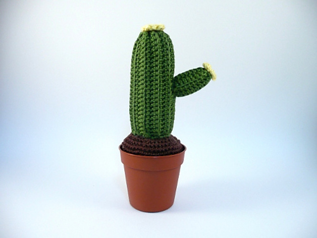 Amigurumi cactus