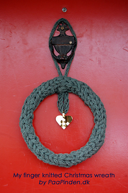 Finger Knitted Christmas Wreath