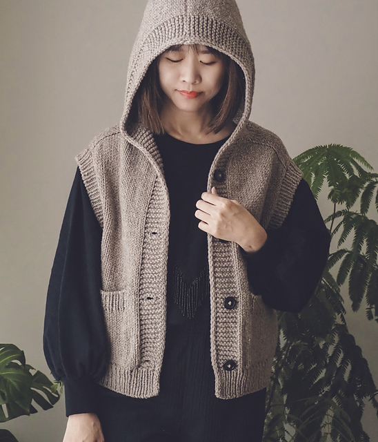 【DISCERNMENT】Lea hood zip-up knit vest Viottiset Women's Half Zip Sweater Vest Cable Knit