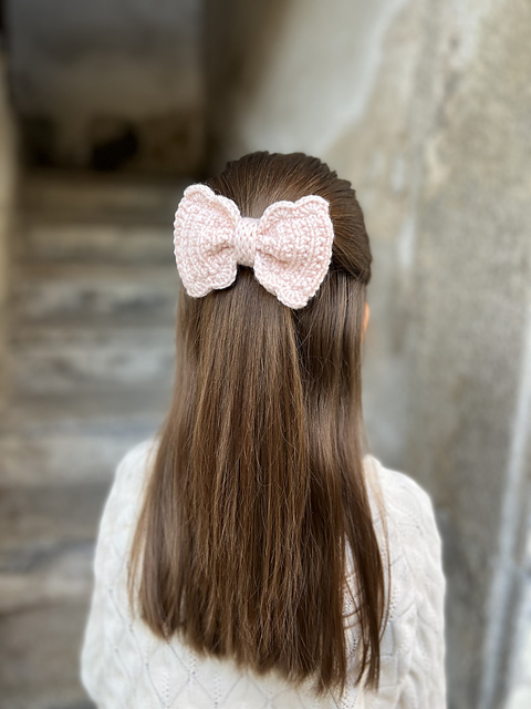Idalia Bow