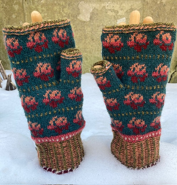Blooming Roses Mitts