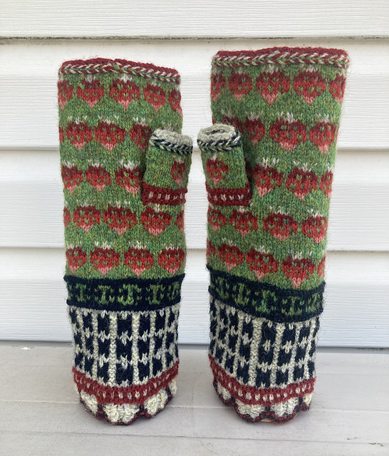 Strawberry Field Mitts