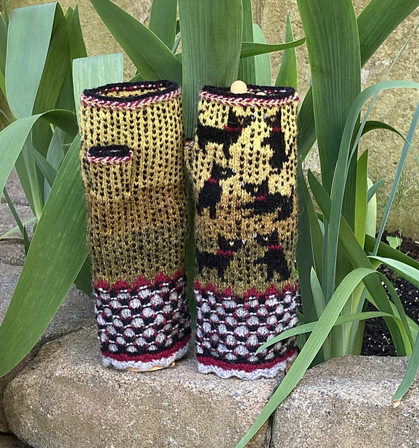Black Dog Mitts