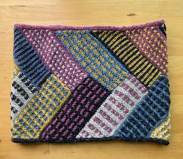 Patterned patchwork cowl