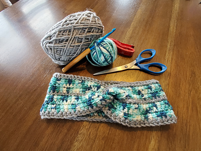 Winter Links Ear Warmer