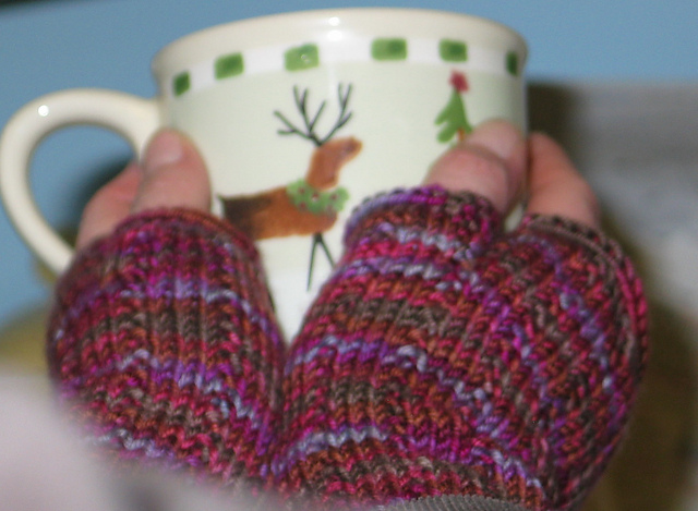Thuja-Inspired Fingerless Gloves