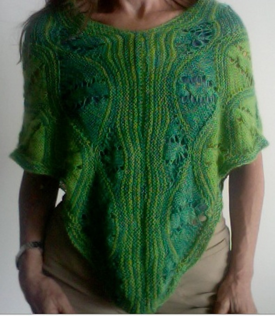 Cable Sun and Sand Shawl