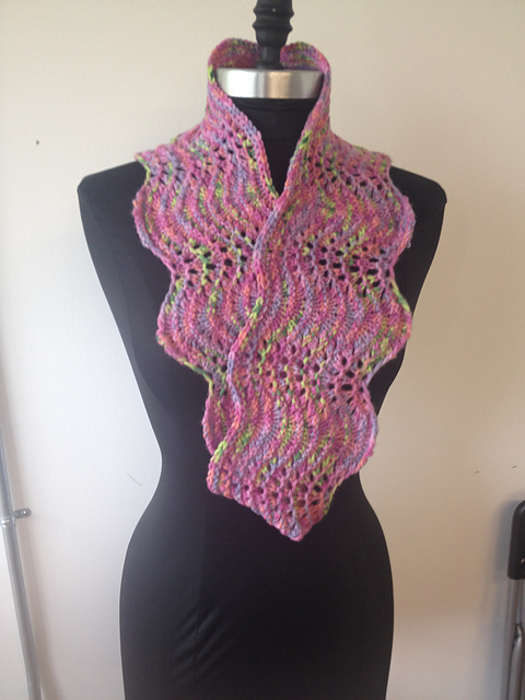 Scalloped Cowl