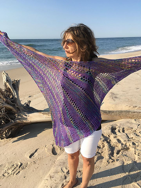 Optical Triangle Shawl