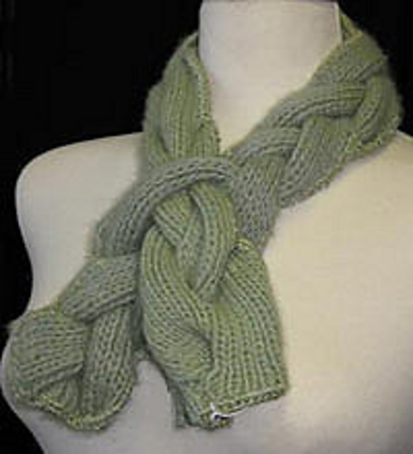 Single Cable Cashmere Scarf with Beads E120 