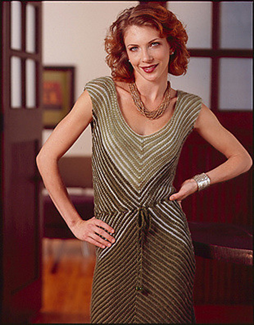 Shapely Symmetry Sheath