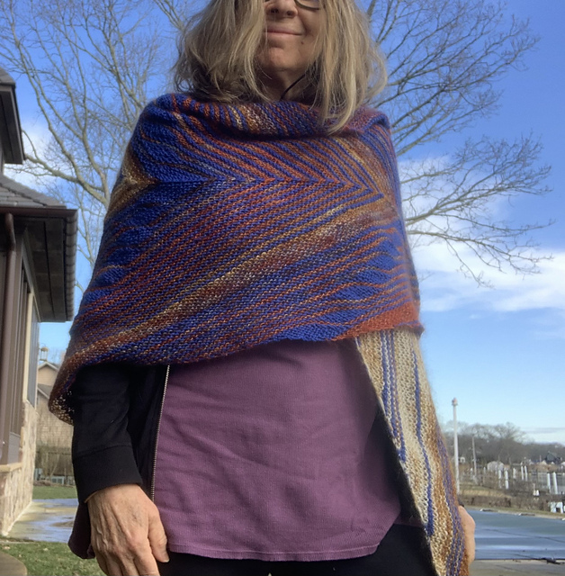 Ravelry Boomerang Wave Shawl pattern by Iris Schreier