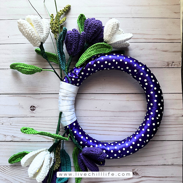 Spring tulip wreath