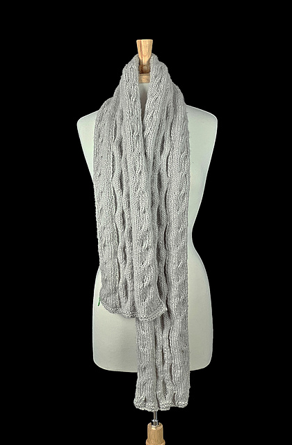 Reversible Cable Scarf