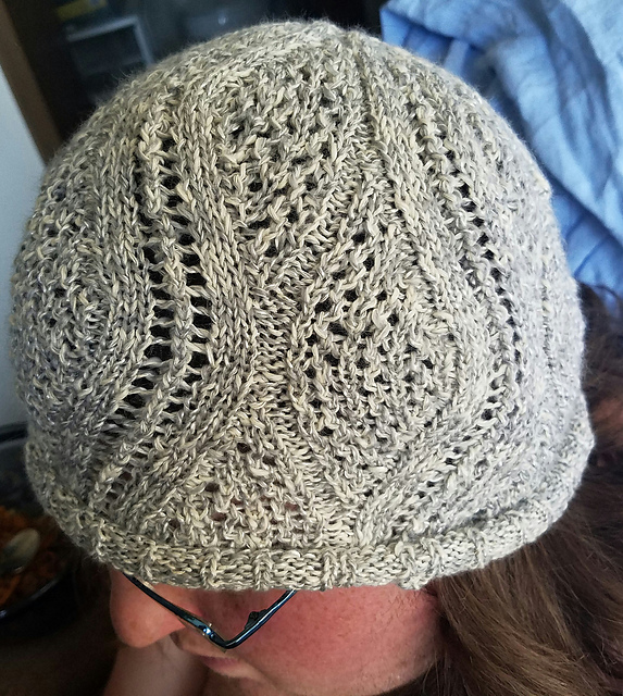 Sinusoidal Lace Hat