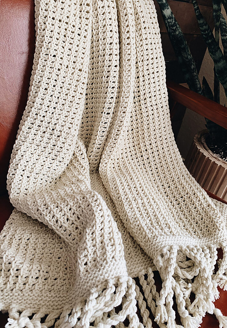 The Ava Throw
