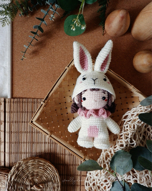 Chibi WYLO in rabbit costume