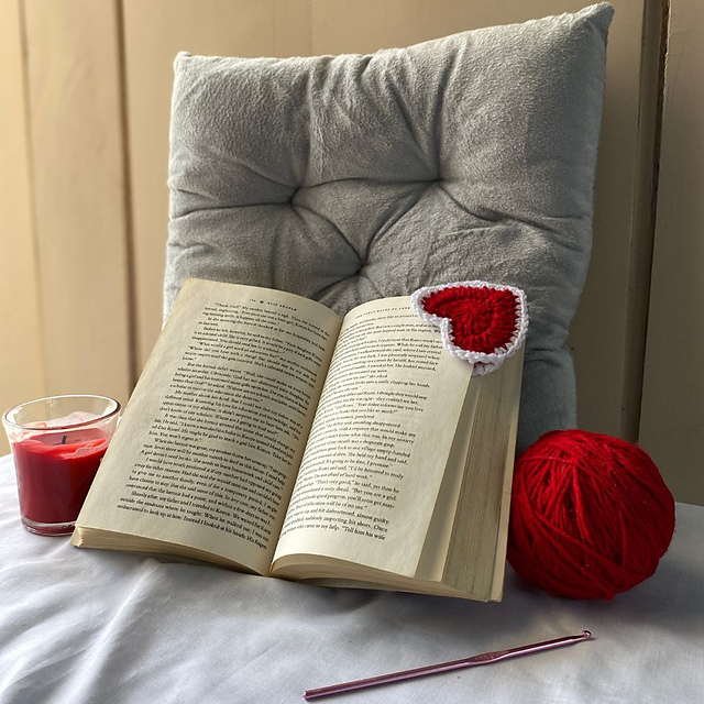Heart Corner Bookmark