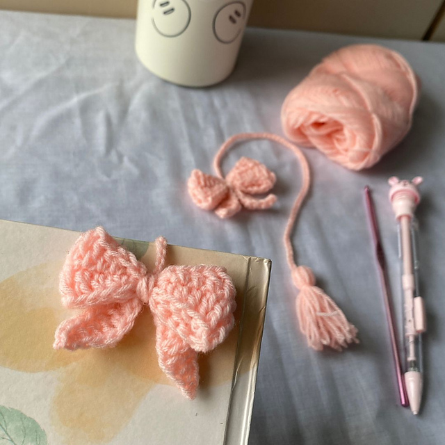 Bow Bookmark