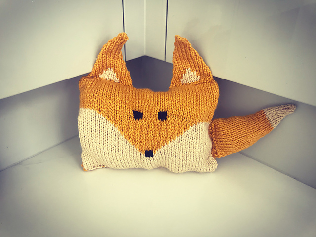 Fox cuddle cushion