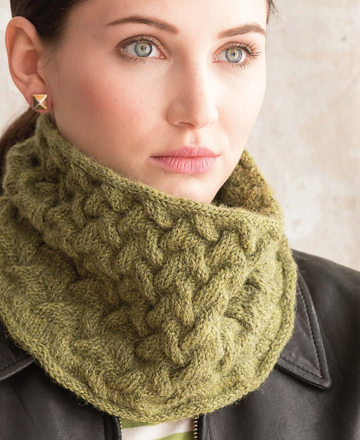 Dreamweaver Cowl