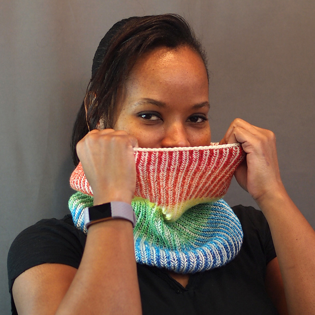 Chromatic Cowl