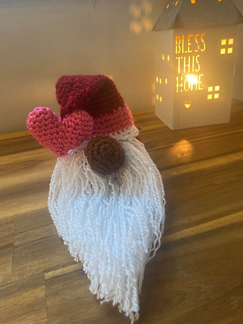 Sleepy Valentine Gnome