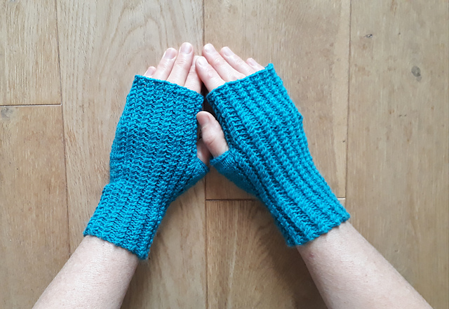 Simple Mock Cable Mitts