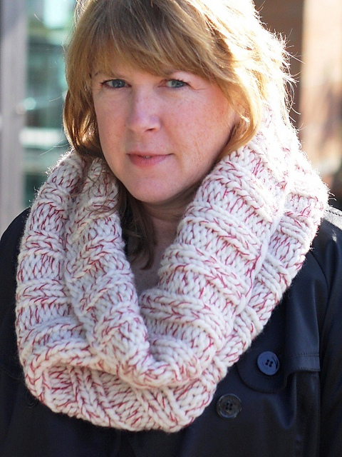 Peppermint Twist Cowl